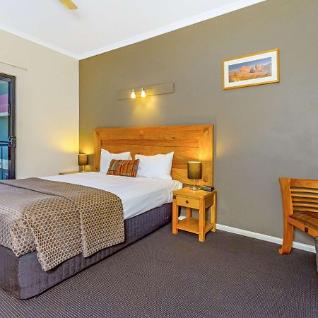 Quality Hotel Darwin Airport Exteriör bild A room at the hotel