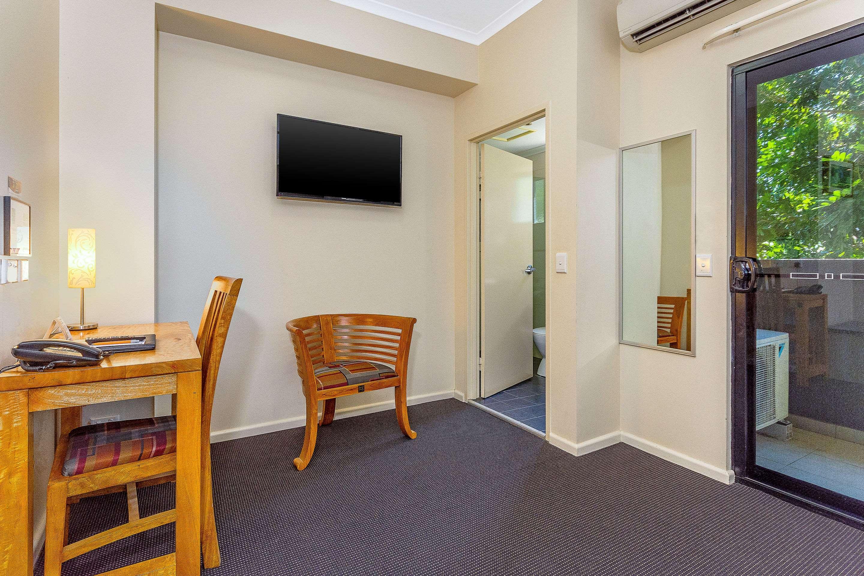 Quality Hotel Darwin Airport Exteriör bild A typical studio apartment