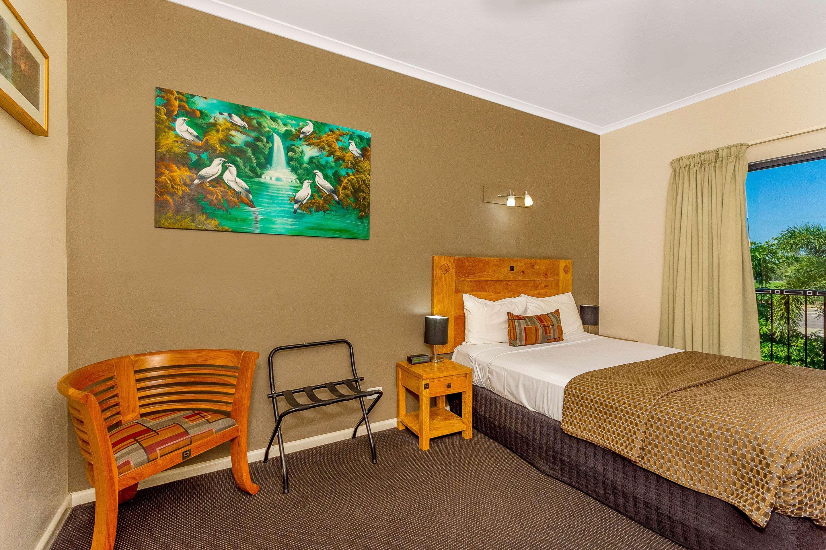 Quality Hotel Darwin Airport Exteriör bild A room at the hotel