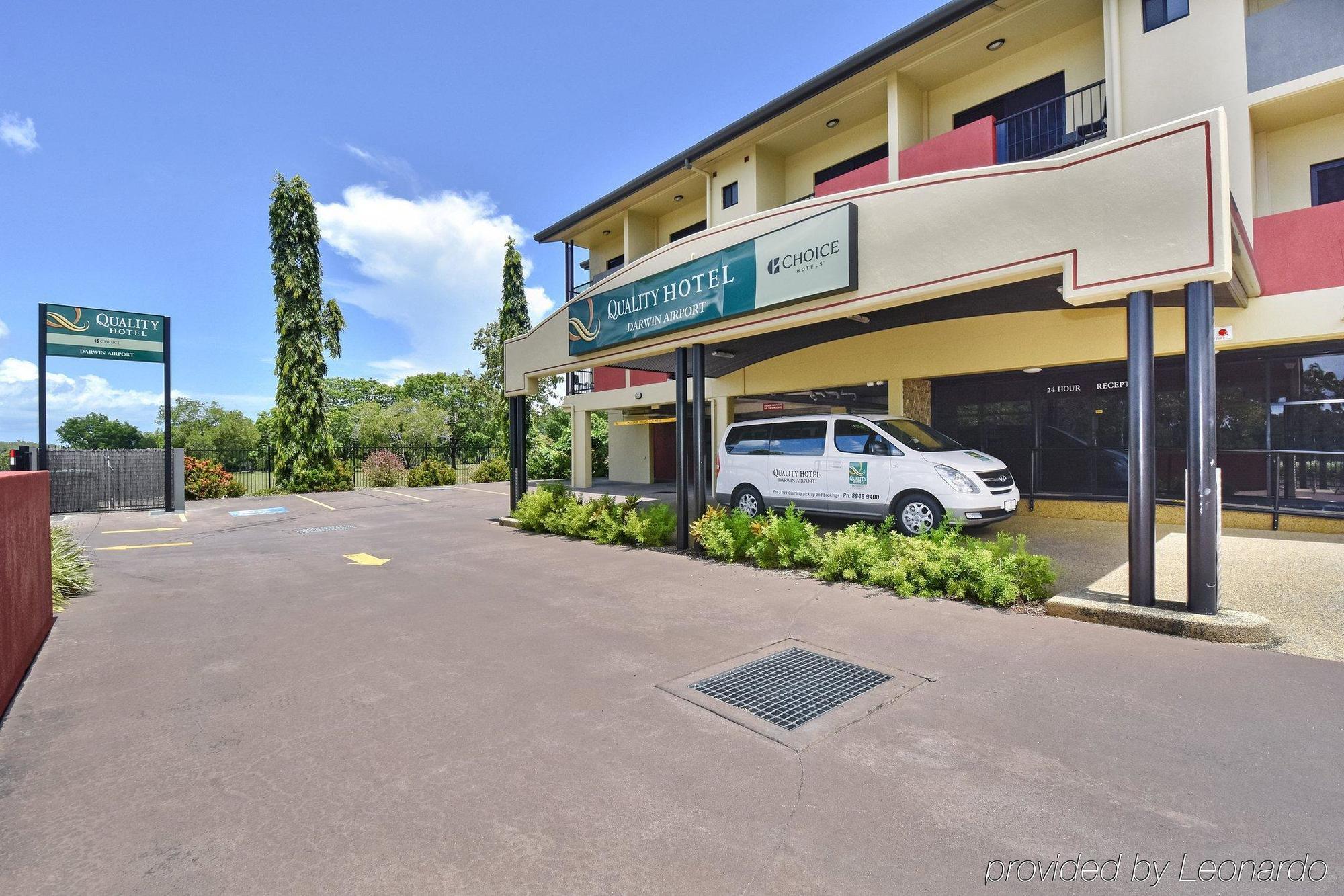 Quality Hotel Darwin Airport Exteriör bild The former St. John Ambulance headquarters in Townsville, Queensland.